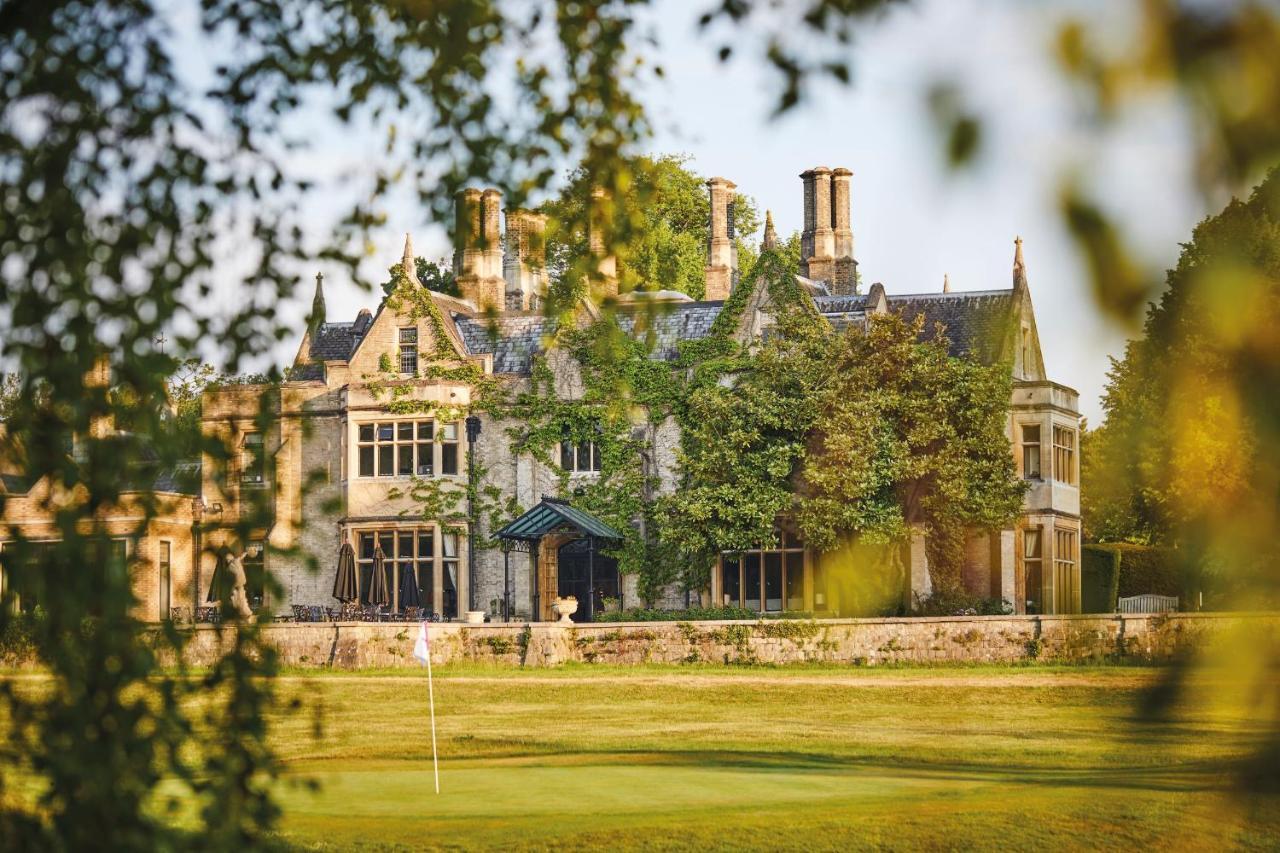 Foxhills Club & Resort Ottershaw Exterior photo