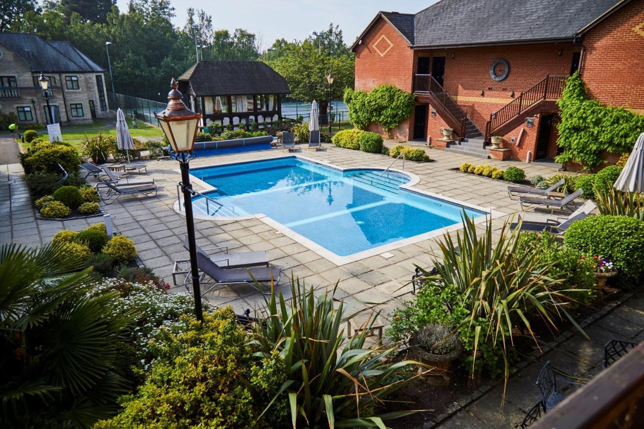 Foxhills Club & Resort Ottershaw Exterior photo