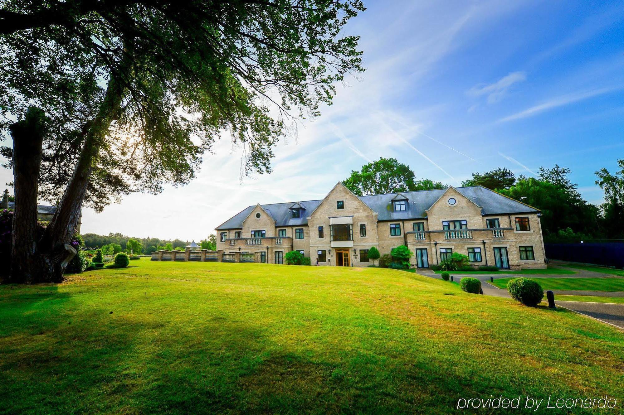 Foxhills Club & Resort Ottershaw Exterior photo